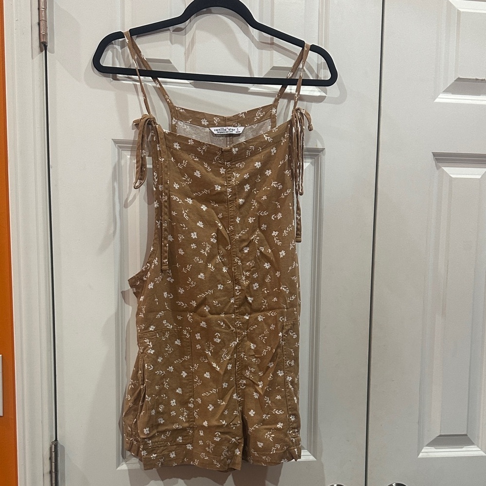 NWOT Vanilla Star Tan Floral Top size M - Picture 5 of 7